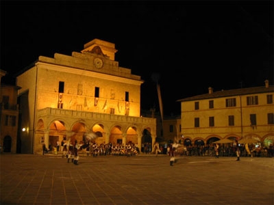 Fuga del Bove, corsa di buoi a Montefalco!