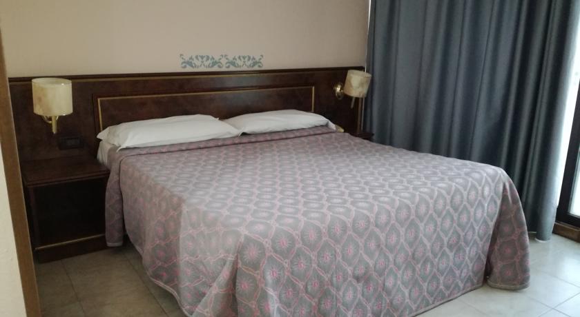 Camera matrimoniale in Hotel 4 stelle Palestrina