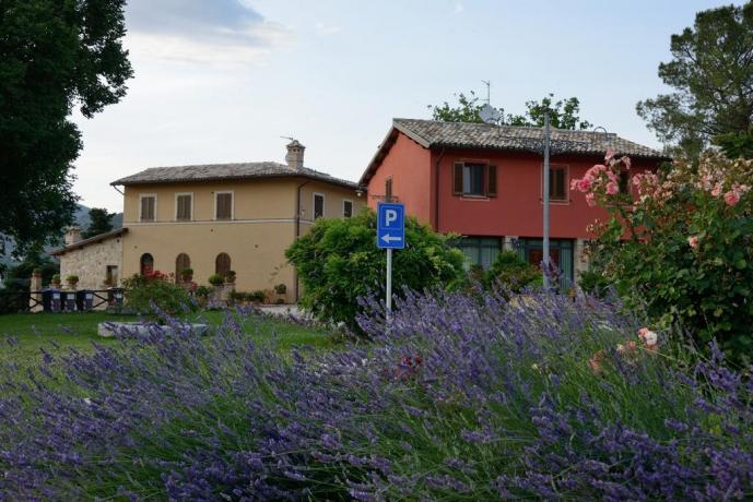 Residenza in Umbria con parcheggio privato 