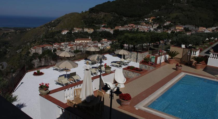 panoramica dell'hotel tra Basilicata e Calabria