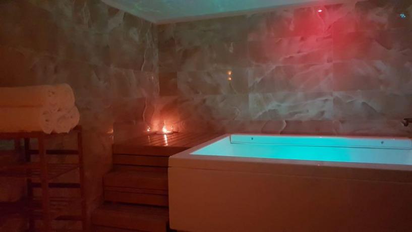 Centro Benessere con Vasca Idromassaggio Hotel Maria