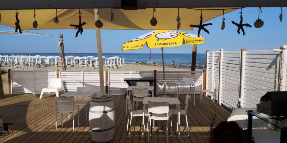 Villaggio davanti alla spiaggia con piscina-Paestum