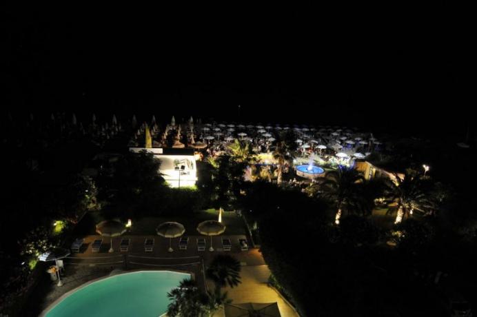 Hotel a Silvi con piscina, spiaggia, club notturno