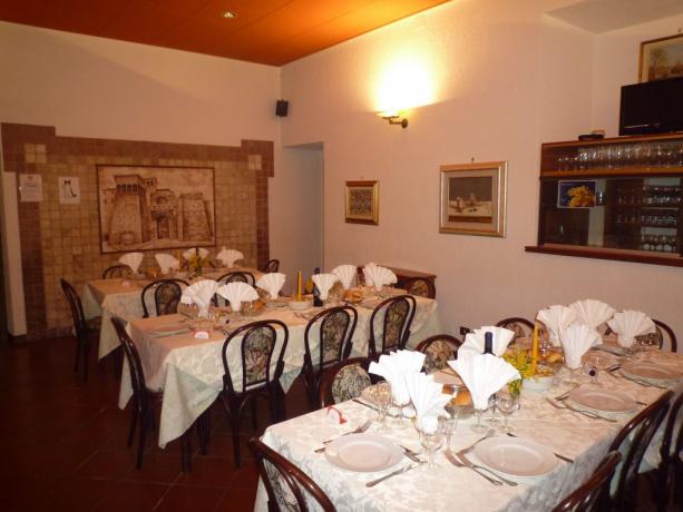 Ristorante eccellente 20-50-80-100 posti gruppi hotel3stelle Assisi 