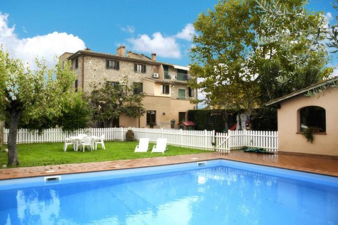 Offerta LUGLIO Vacanze estive sul Lago Trasimeno in Appartamenti o intero Residence con Piscina! 