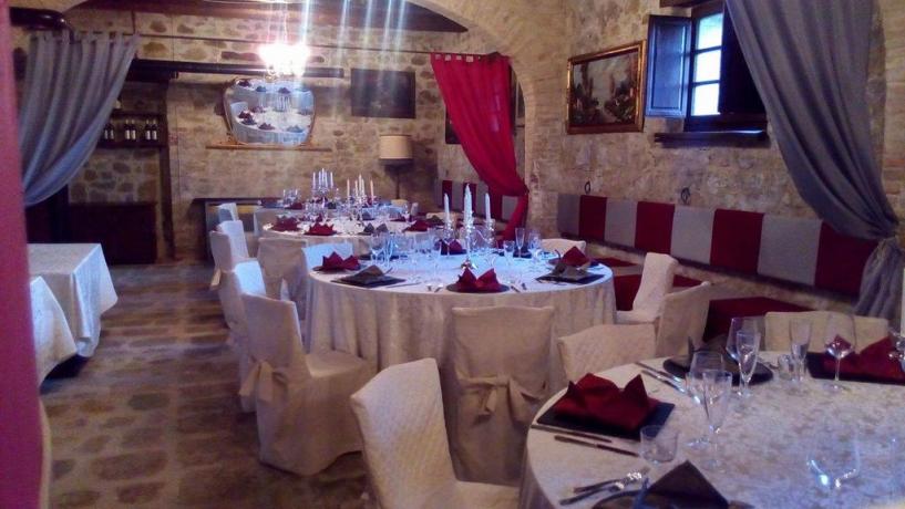 Agriturismo con sala ristorante a Valfabbrica