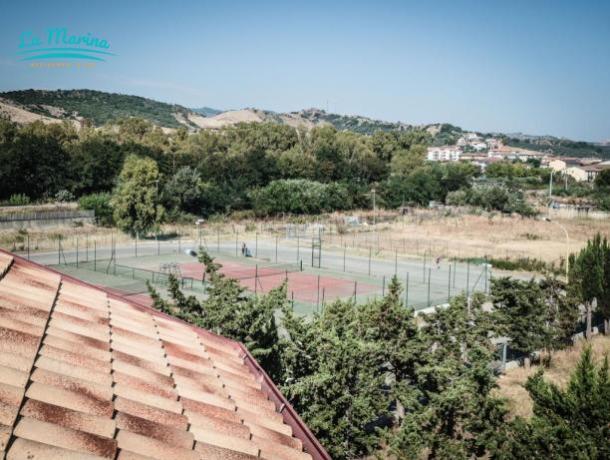 campo da tennis nel residence in Calabria 