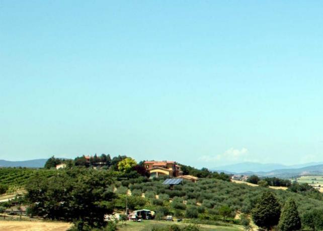 Casale panoramico per gruppi vicino Perugia 