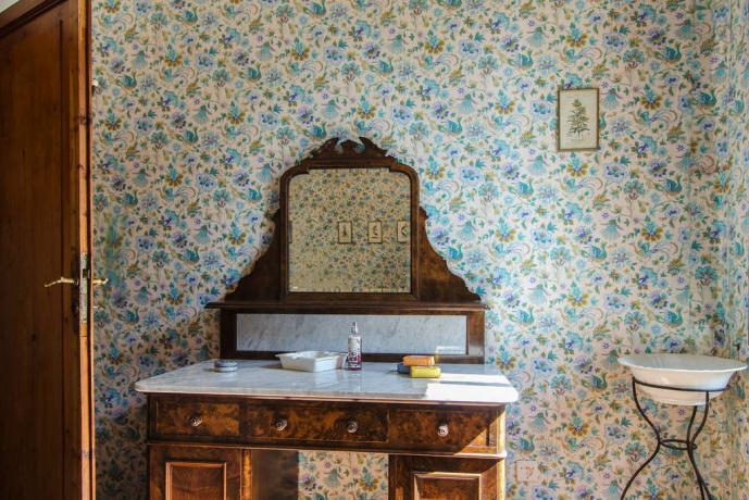 Particolare Bagno villa lusso marche