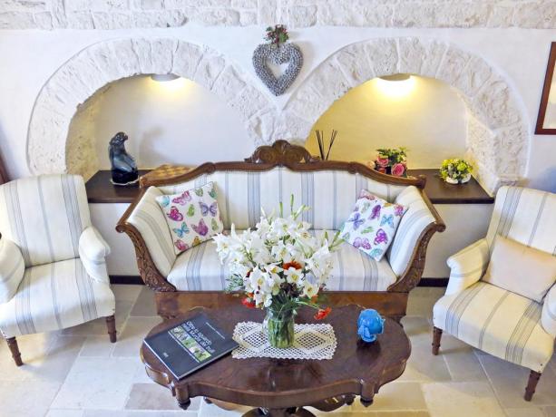 Camere con salotto elegante B&B in Puglia