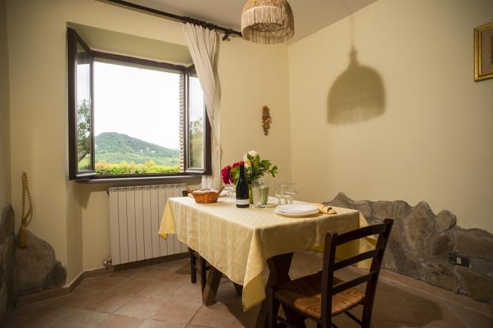 Un pranzo romantico con vista sulla campagna