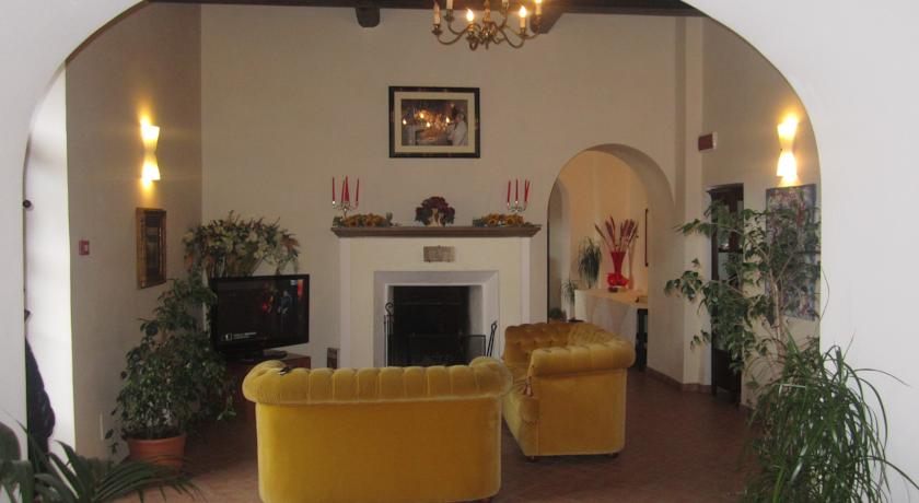 Salone comune con divanetti