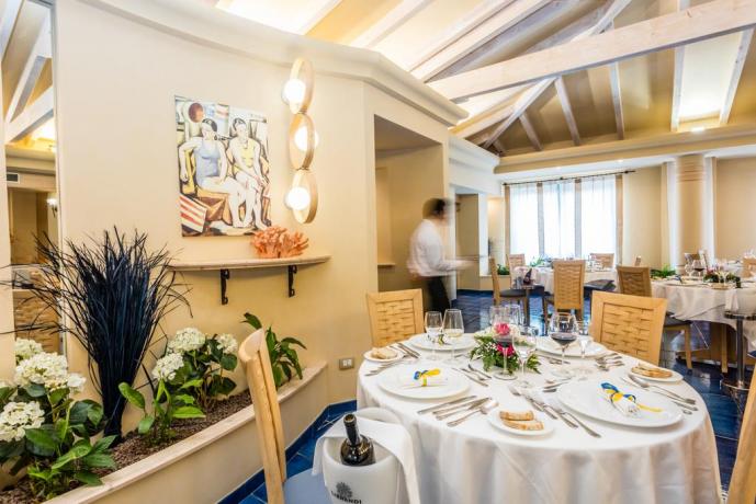 Ristorante interno con prodotti biologici Capo Vaticano