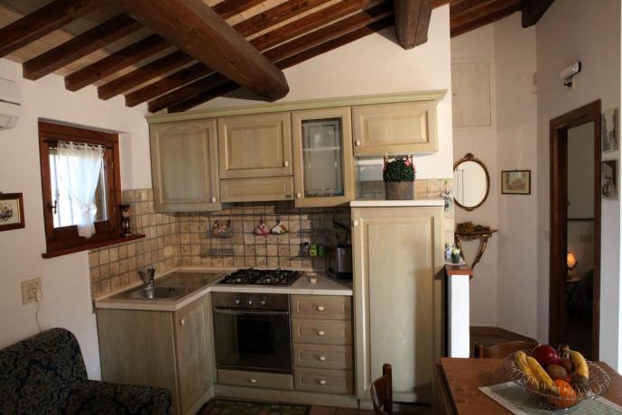 Cucina attrezzata B&B in Umbria