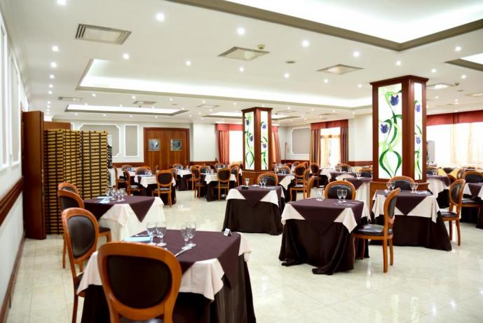 Hotel a Caserta con Ristorante e Piscina Coperta