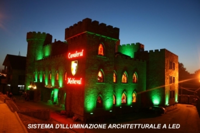Illuminazione architetturale a LED con colori prog