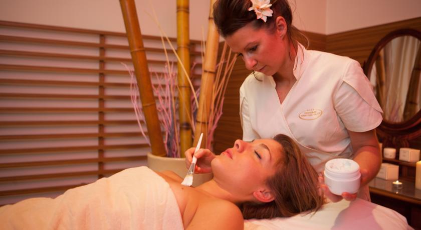 SPA, Trattamenti Personalizzati e Piscine Termali Coperte