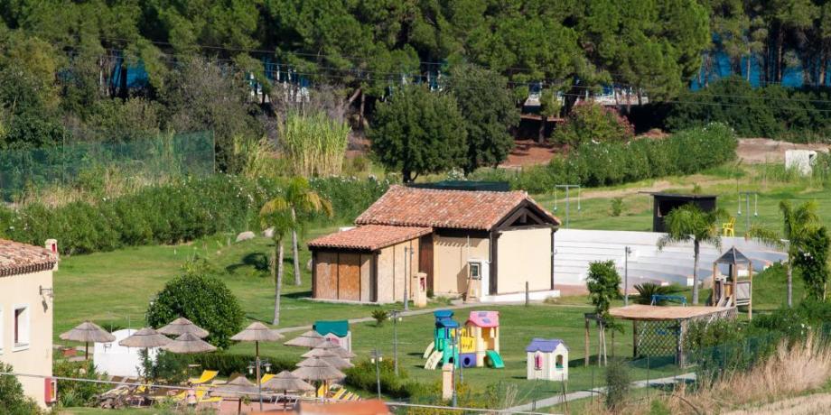 Spazio giochi per bambini e teatro 