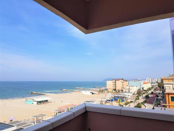 Appartamento con balcone vista Lungomare Misano