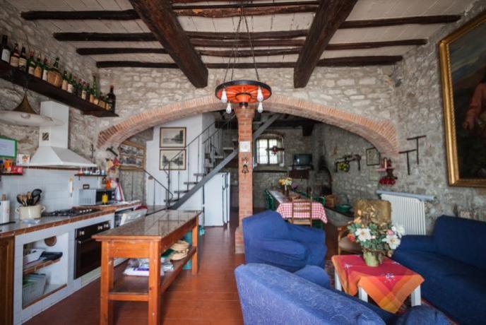 Soggiorno con cucina abitabile