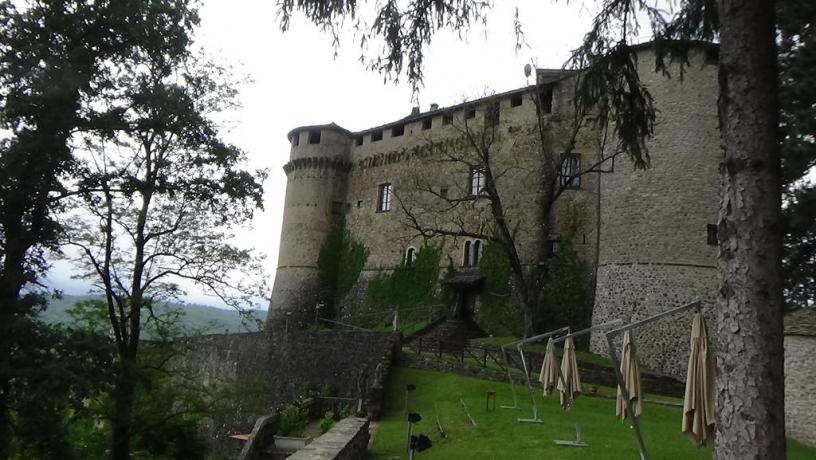 B&B vicino Compiano, Castello e Borgo medievale