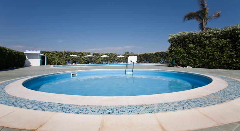 Villaggio vicino al Mare con piscina e animazione
