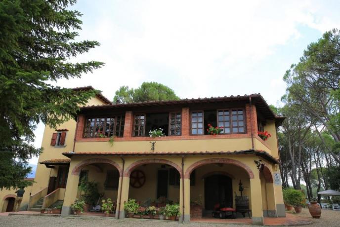 Casa Vacanza in Toscana, portico attrezzato