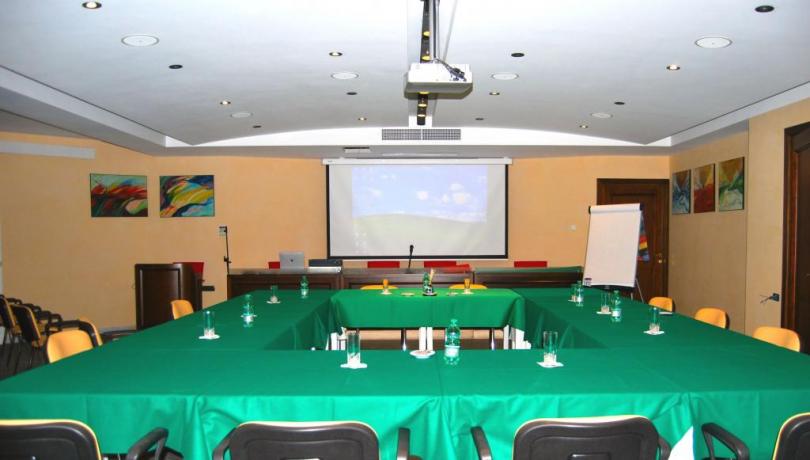 Sala meeting con videoproiettore