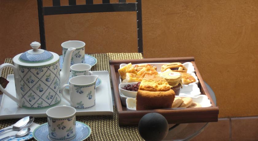Prima colazione all'aperto