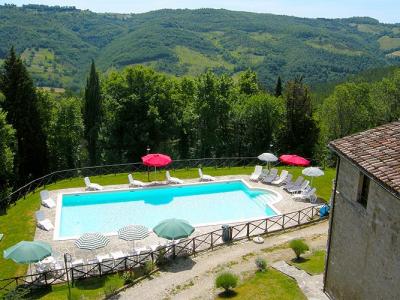 Piscina con Solarium attrezzato