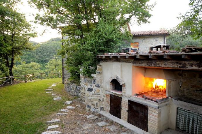Agriturismo in Umbria con barbecue esterno  