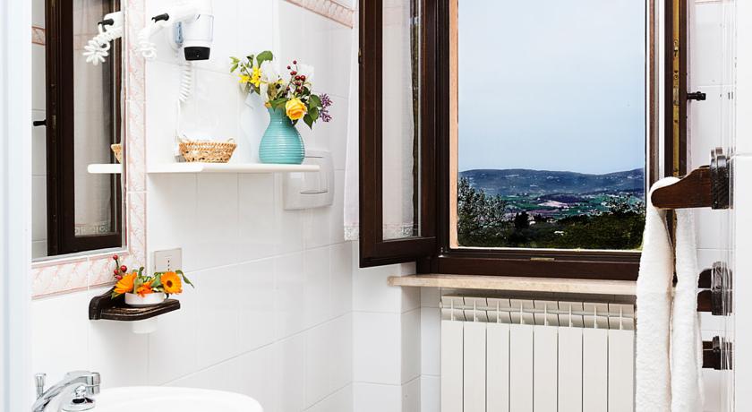 Bagno privato in camera con vista panoramica