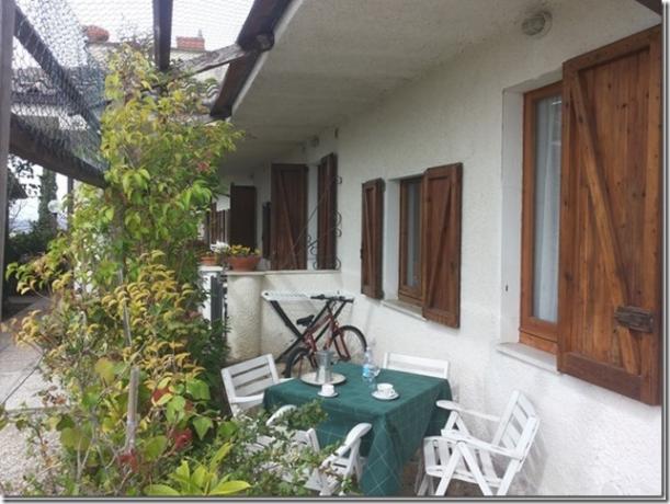 Residenza Podere casa-vacanza trilocale veranda arredata Magione-Perugia 