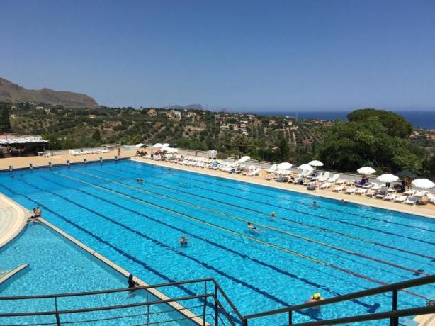 Grande Piscina vicino Palermo 