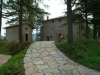 Resort a Gubbio. Vista dal verde parco interno
