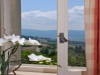 Dalla finestra vista sui panorami di Cortona