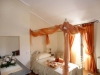 resort spa assisi letto baldacchino