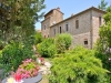 Casale con appartamenti in toscana
