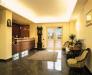Rooms with Tv and Private Bathroom