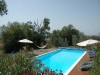 Piscina attrezzata nel verde