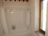 Bagno con vasca  in podere vicino Terni