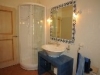 Bagno con doccia in villa indipendente 