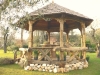 Gazebo ottagonale in legno antico