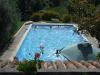 Piscina immersa nel verde