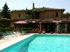 Piscina attrezzata per estate in agriturismo 