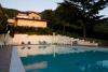 Appartamenti e Piscina tra collina e montagna