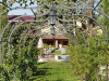 Resort in campagna, vista su Assisi