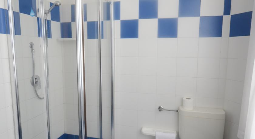 Bagno in Camera con Box Doccia e Balcone