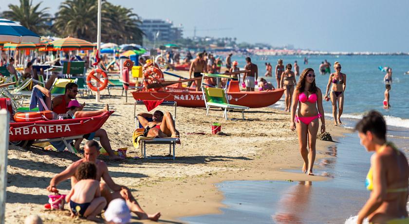Sci d'acqua, la vela, il windsurf e Acquascooter
