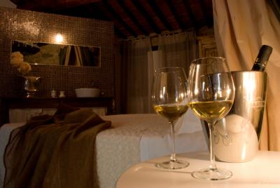 Champagne e cioccolato all'arrivo Suite Sofia